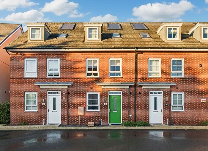 3 Bedroom Town House For Sale In Breconshire Gardens, Basford, Nottingham, NG6