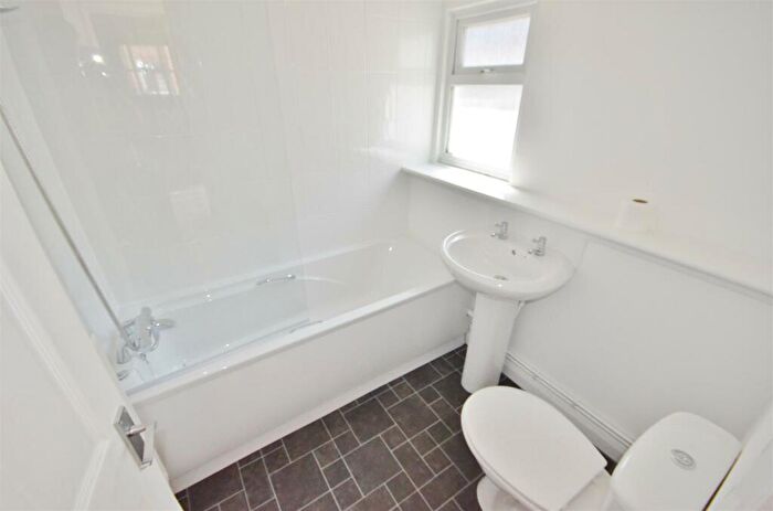 3 Bedroom Terraced House For Sale In Tavistock Street, South Luton, LU1