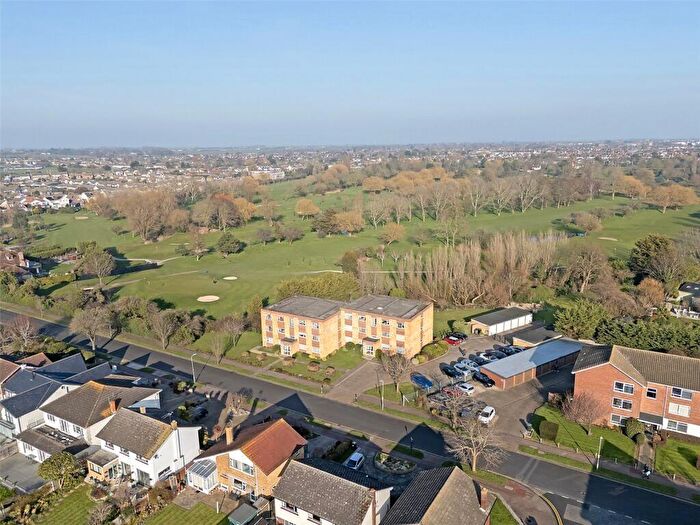 2 Bedroom Flat For Sale In Thorpe Bay, Essex, SS1