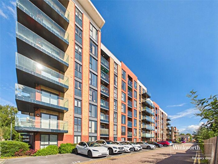 2 Bedroom Apartment For Sale In Oscar Wilde Road, Reading, Berkshire, RG1