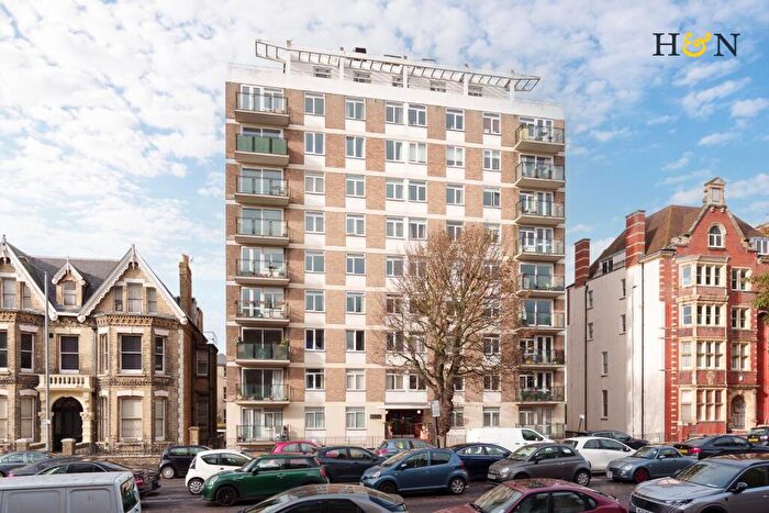 2 Bedroom Flat For Sale In Normandy House, The Drive, Hove, BN3