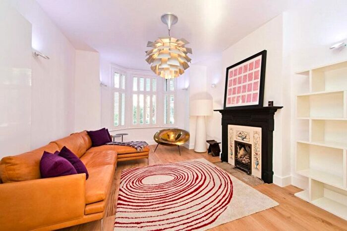 4 Bedroom Terraced House To Rent In Wallingford Avenue, London, W10