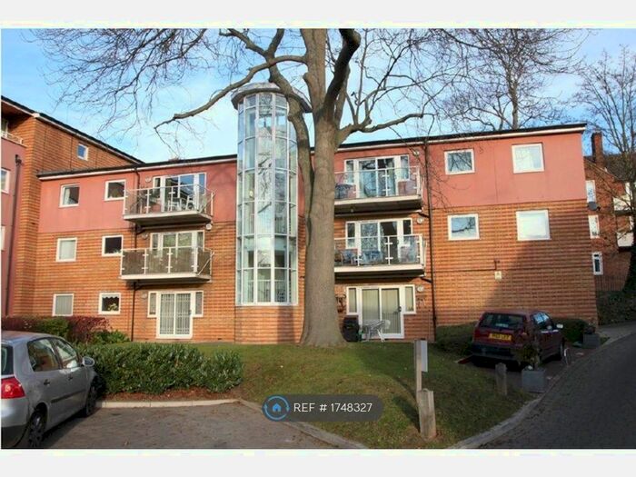 3 Bedroom Flat To Rent In Clementine Walk, Woodford Green, IG8