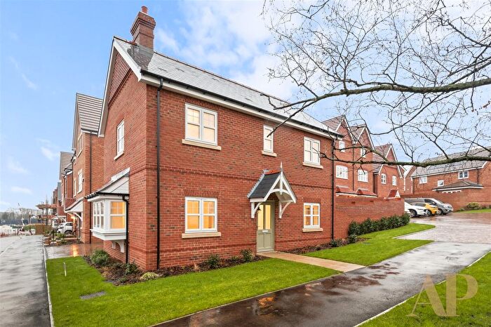 3 Bedroom Property To Rent In Oakdale Road, Maidenhead, SL6