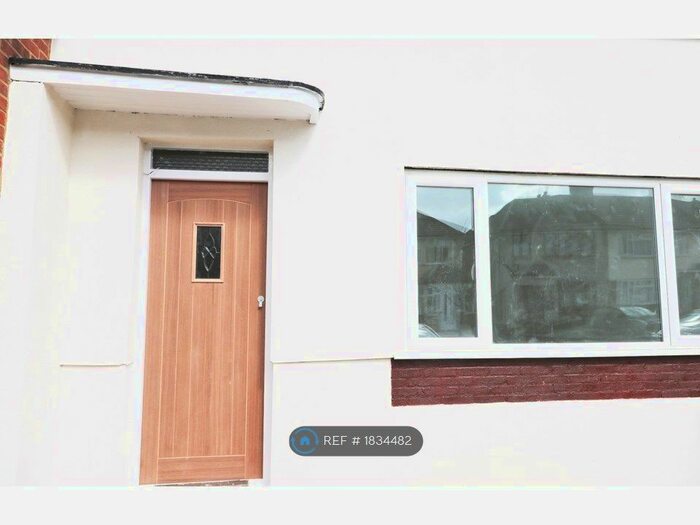 5 Bedroom Detached House To Rent In Northwood Avenue, Hornchurch, RM12