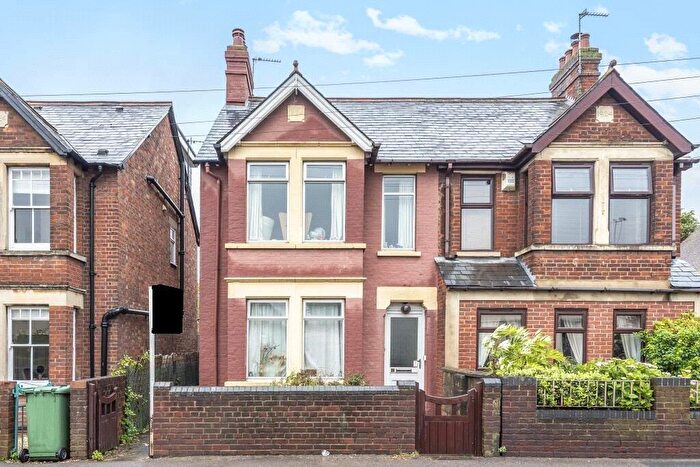 5 Bedroom Semi-Detached House For Sale In Hollow Way, Cowley, Oxford, Oxfordshire, OX4