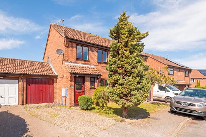 3 Bedroom Semi-Detached House For Sale In Campion Close, North Walsham, NR28