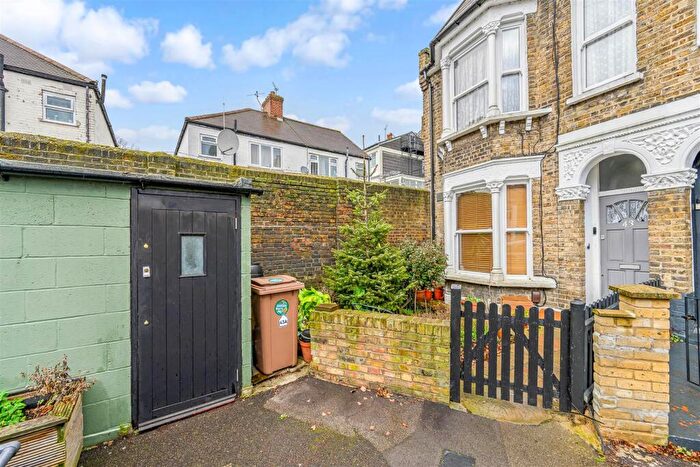 2 Bedroom Flat For Sale In Haroldstone Road, Walthamstow, E17