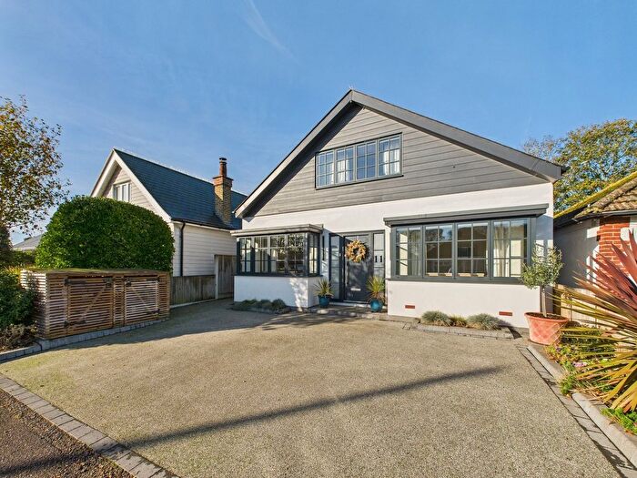 4 Bedroom Detached House For Sale In Kings Avenue, Broadstairs, CT10