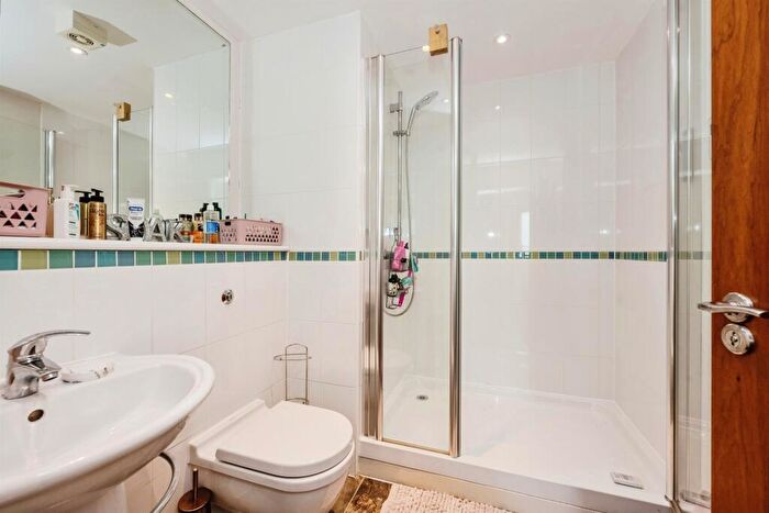 3 Bedroom Flat For Sale In Trawler Road, Maritime Quarter, Swansea, SA1