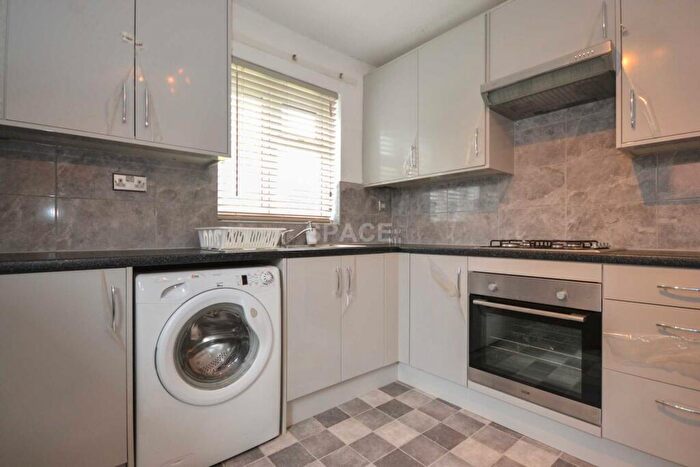 4 Bedroom Semi Detached House To Rent In Hazel Crescent, Shinfield, Reading, Berkshire, RG2