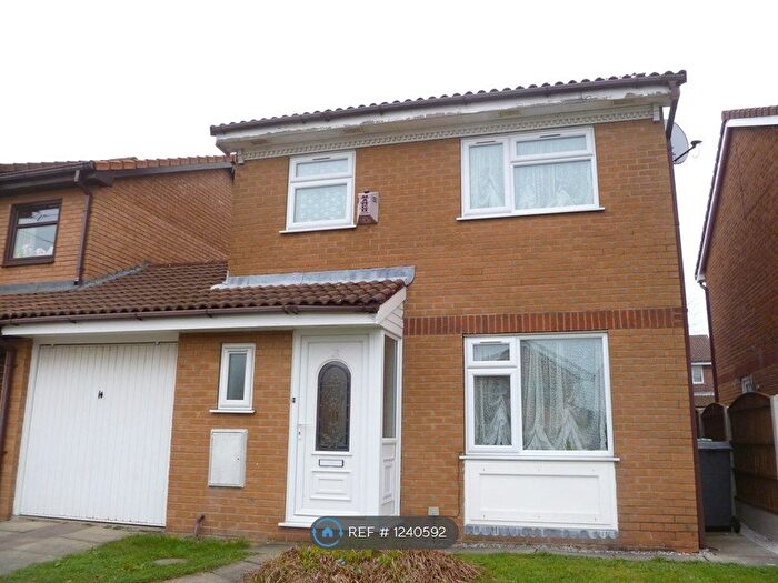 3 Bedroom Detached House To Rent In Ferndown Avenue, Chadderton, Oldham, OL9