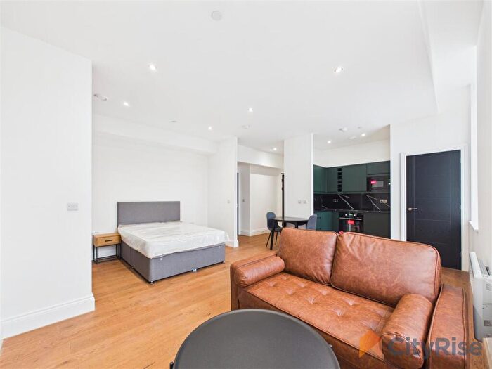 Apartment To Rent In Cathedral View, East Parade, Sheffield, S1