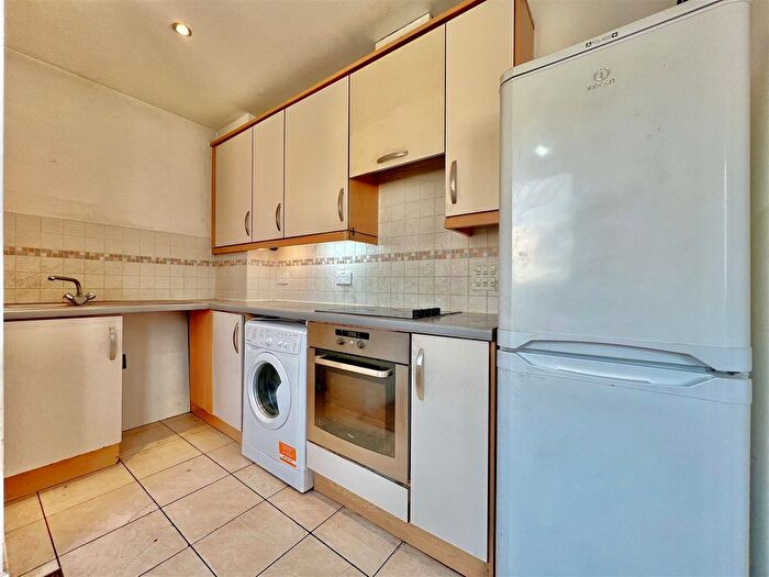 1 Bedroom Flat To Rent In Hamlyn House, High Street, Feltham, TW13