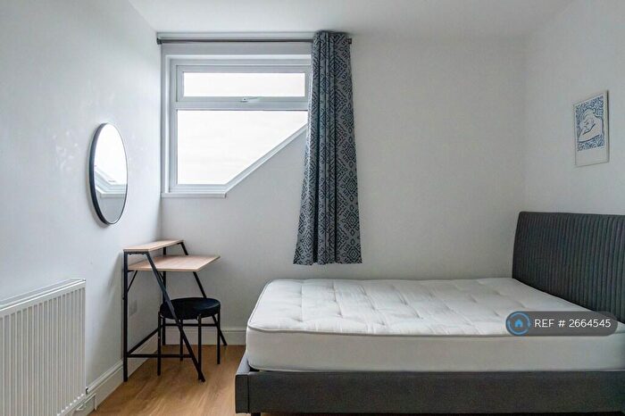 1 Bedroom Flat To Rent In Newport Road, Cardiff, CF24