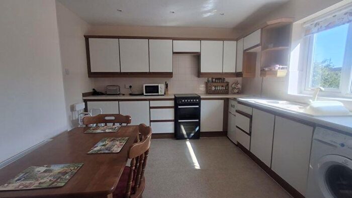 2 Bedroom Semi-Detached Bungalow For Sale In Burton Rise, Walesby, NG22