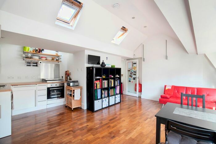 1 Bedroom Flat To Rent In Charlotte Street, London, W1T