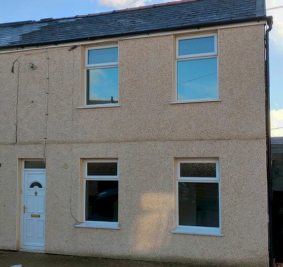 2 Bedroom Terraced House To Rent In Wind Street, Aberdare, CF44