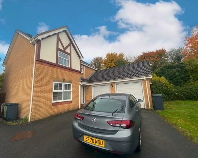 4 Bedroom House To Rent In Chilton Ridge, Hatch Warren, Basingstoke, RG22