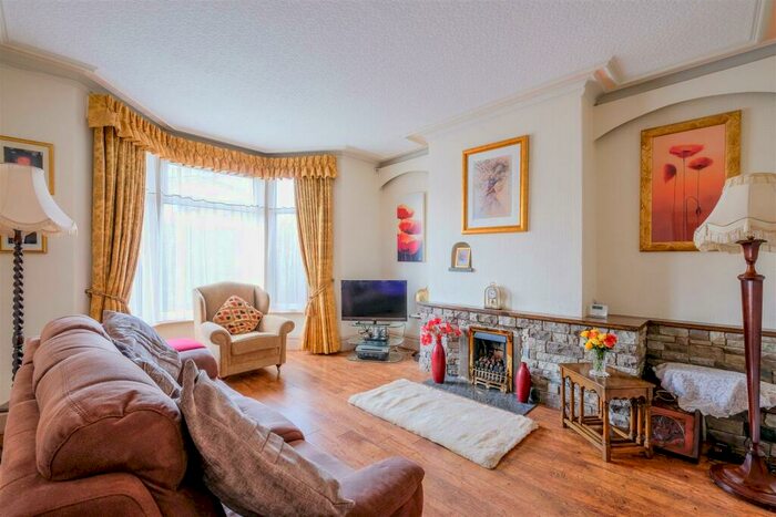 3 Bedroom Terraced House For Sale In Smith House Lane, Brighouse, HD6