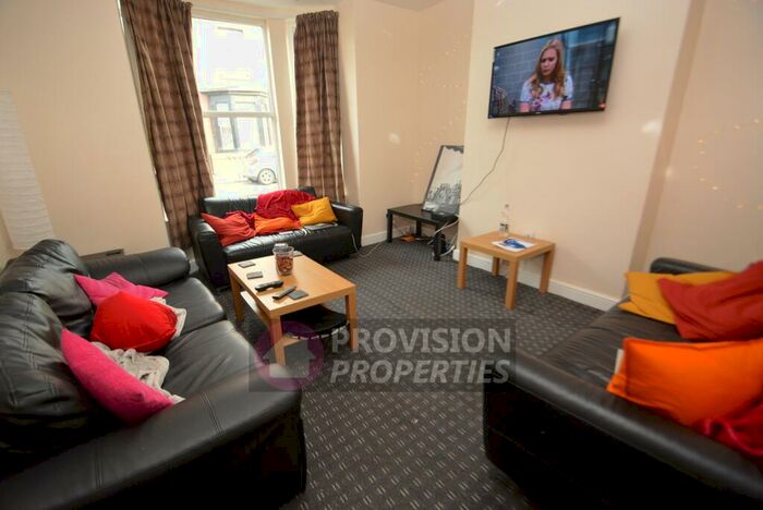 7 Bedroom Terraced House To Rent In Norwood Terrace, Hyde Park, Leeds, LS6