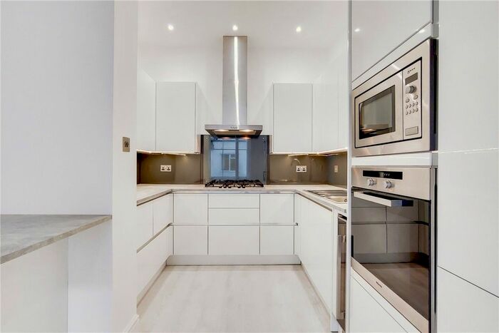 3 Bedroom Flat To Rent In Devonshire Place, Marylebone, London, W1G