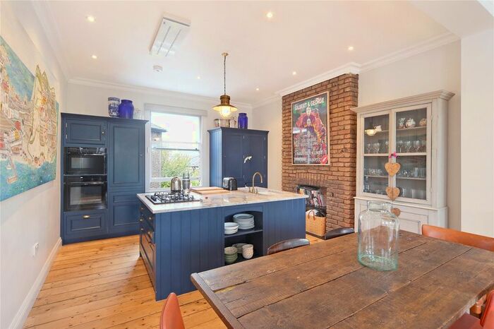 3 Bedroom Maisonette To Rent In St Quintin Avenue, London, W10