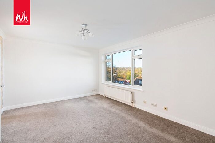 2 Bedroom Flat For Sale In Hangleton Road, Hove, BN3