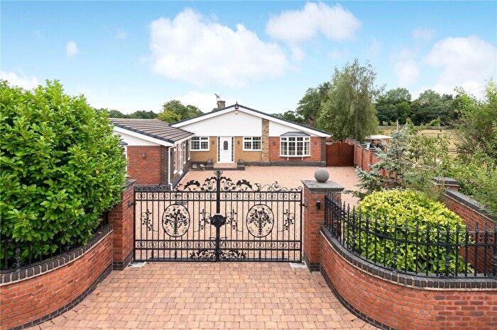4 Bedroom Bungalow For Sale In Heath Road, Sandbach, Cheshire, CW11