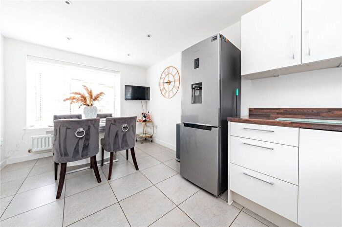 3 Bedroom Detached House For Sale In Parsonage Close, Hermitage Park, Maidstone, ME16