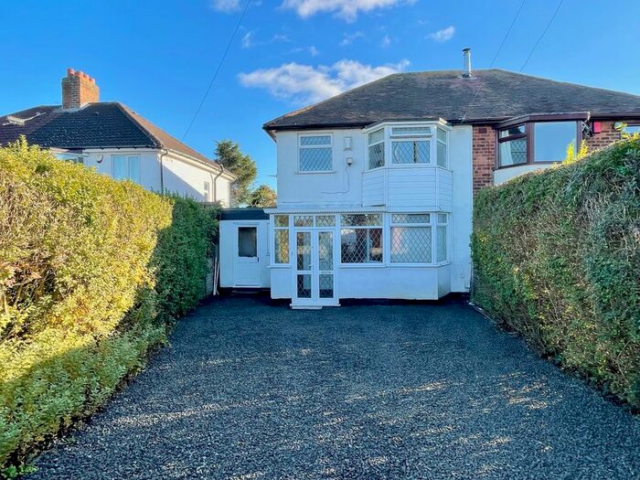 3 Bedroom Semi-Detached House For Sale In Sutton Road, Mile Oak, Tamworth, B78