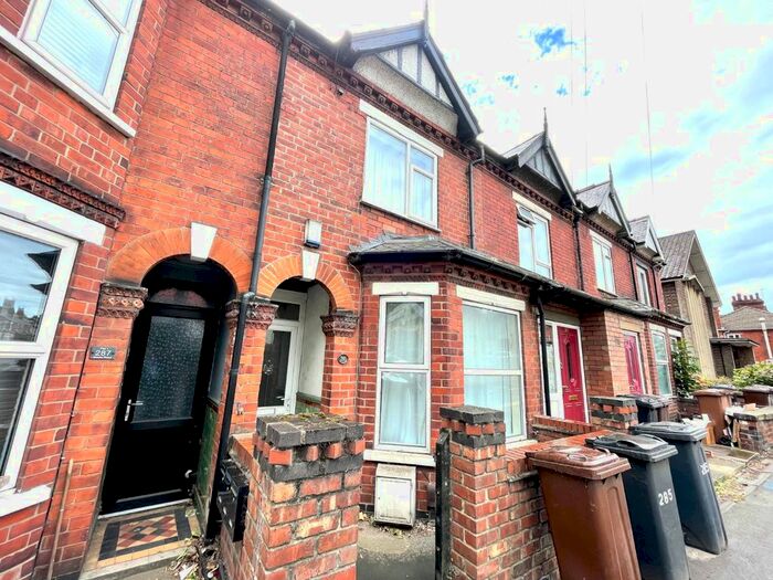 3 Bedroom Terraced House To Rent In Monks Road, Lincoln, Lincolnshire, LN2