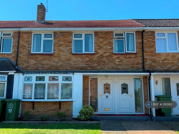 3 Bedroom Terraced House To Rent In Codenham Straight, Basildon, SS16