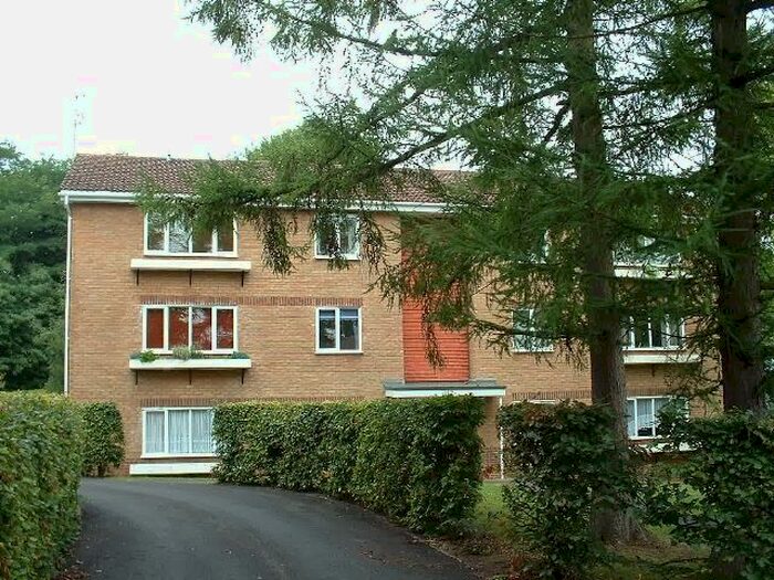 1 Bedroom Flat To Rent In Balcombe Road, Crawley, RH10