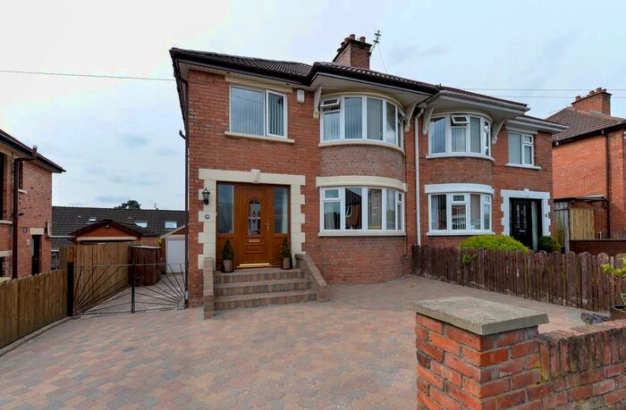 3 Bedroom Semi-Detached House For Sale In Cumberland Drive, Dundonald, Belfast, County Down, BT16