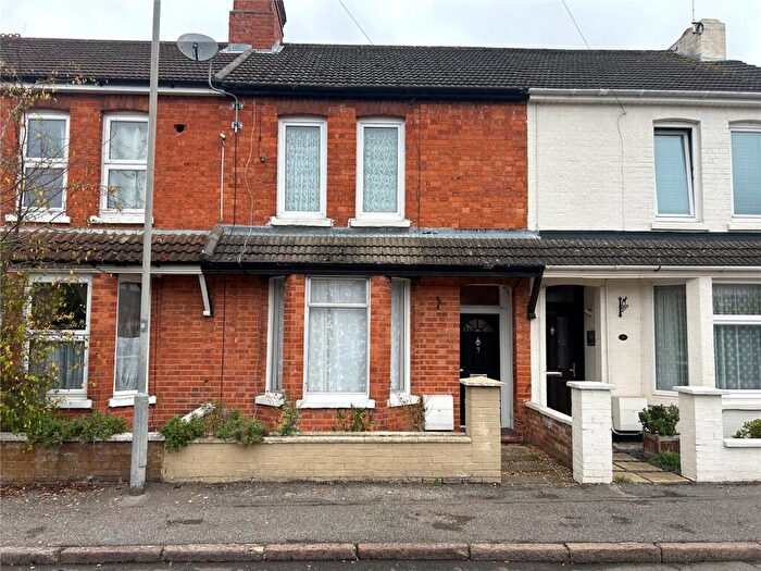 3 Bedroom Terraced House For Sale In Windsor Street, Milton Keynes, Buckinghamshire, MK2