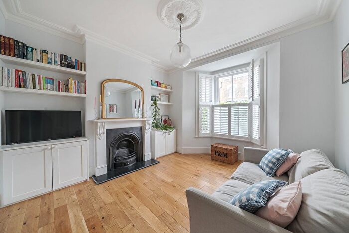 3 Bedroom Terraced House For Sale In Kiver Road, Upper Holloway, London, N19