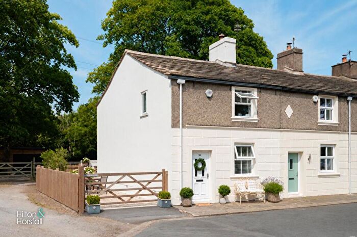 2 Bedroom Cottage For Sale In Lowerhouse Fold, Burnley, BB12