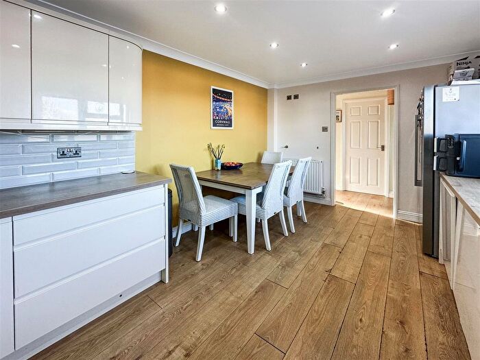 3 Bedroom Terraced House For Sale In Lowenek Close, Falmouth, TR11