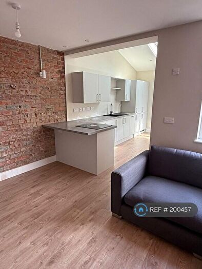 2 Bedroom Flat To Rent In Chapel Allerton, Leeds, LS7