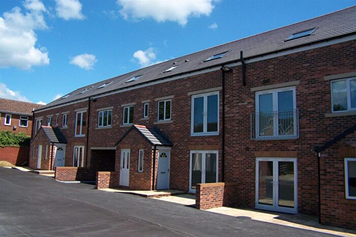 2 Bedroom Flat To Rent In Ballfield Fold, Ballfield Lane, Kexborough, S75