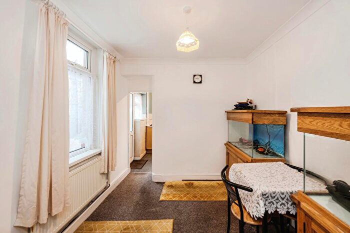 3 Bedroom Terraced House For Sale In Argyle Street, Swansea, SA1