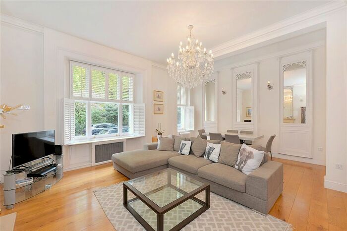 2 Bedroom Flat To Rent In Onslow Square, South Kensington, SW7