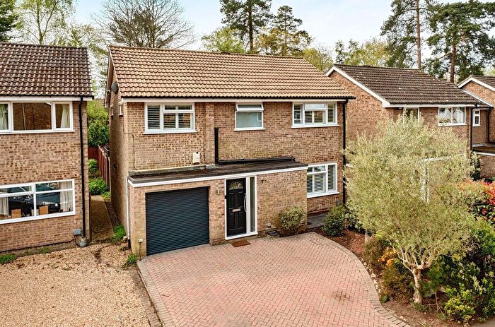 4 Bedroom Property For Sale In Dalston Close, Camberley, GU15