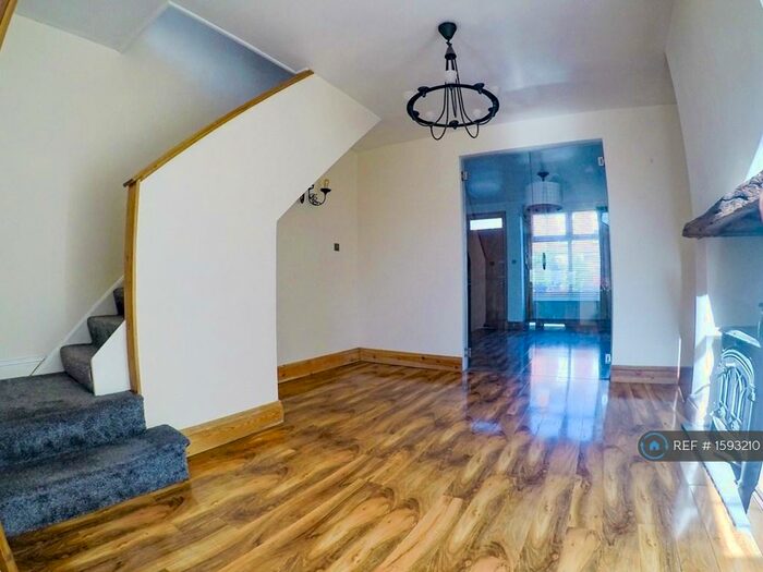 3 Bedroom Terraced House To Rent In Lyme Grove, Romiley, Stockport, SK6