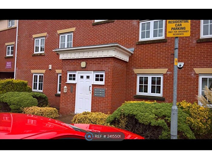 2 Bedroom Flat To Rent In Brookhey, Hyde, SK14