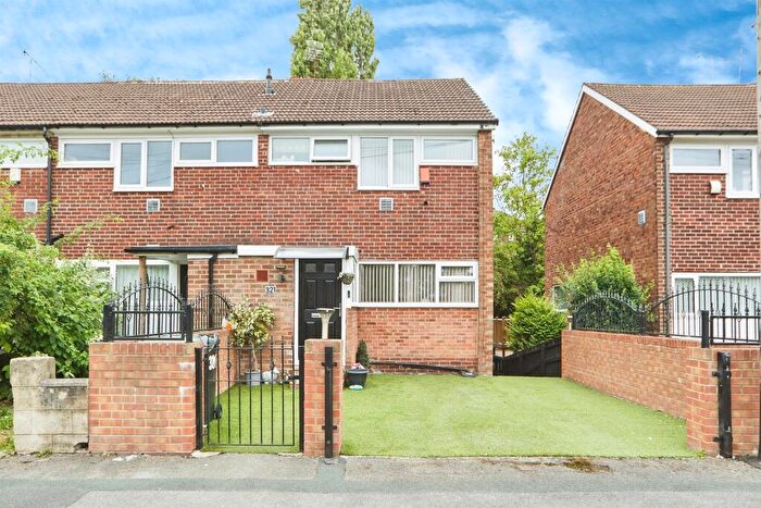 3 Bedroom End Of Terrace House For Sale In Stanningley Road, Leeds, LS13