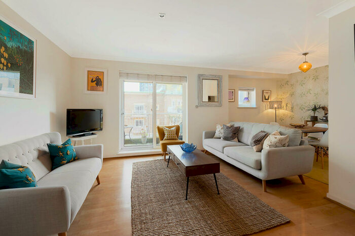 1 Bedroom Apartment To Rent In Mendip Court, Chatfield Road, SW11