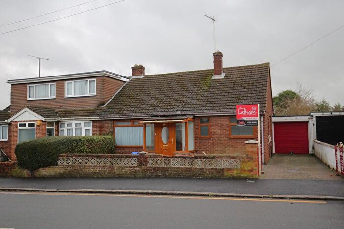 3 Bedroom Semi-Detached Bungalow For Sale In Filmer Road, Luton, Bedfordshire, LU4