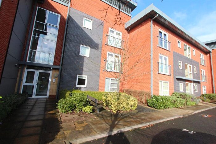 2 Bedroom Flat To Rent In Stone Street, Oldbury, B69